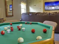 1950's Themed Historic Home in Downtown Frankenmuth Heart. Perfect Location. Hotels in Frankenmuth