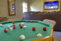 1950's Themed Historic Home in Downtown Frankenmuth Heart. Perfect Location.