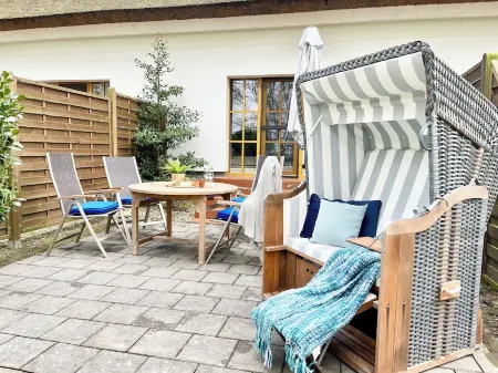 Holla Die Boddenfee @Höfthus 68Sqm Own Entrance Thatched Roof Terrace Sea View