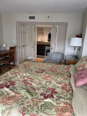 Villamare Beachfront 2-bedroom condo minutes from Palmetto Dunes Club Hotels near Shelter Cove Harbour & Marina