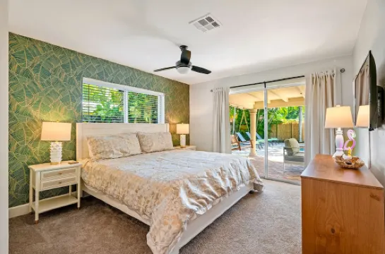 NEW 3Bed by the Beach- Game Room - Pool - Outdoor TV