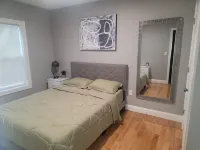 Lovey Spacious 2 Bedroom Apartment 15 min from Airport/Downtown Hotels near T-Mobile