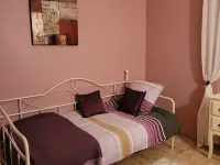 Country house at the foot of the Luberon ロリのホテル