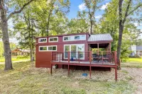 Luxury Tiny Home with private sand beach lake access and Hot Tub - 4-Star