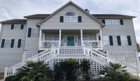 2 Family House Steps from Beach; 2 Master Bedrooms; Beach and Bike Equipment too