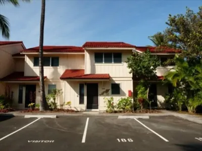 Direct Oceanfront 2BR/2BA Townhouse with Pool and Pickleball & Tennis Courts Hotels near White Sands Beach(La'aloa Bay)