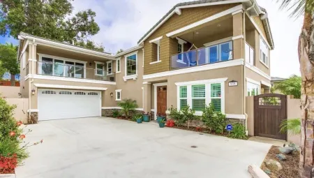 Cardiff 5 bedroom home w/pool &  gated driveway near beach Отели рядом с достопримечательностью «Сан Элихо Стейт Бич»