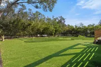 Putt Putt Golf Retreat 심스 공원 주변 호텔