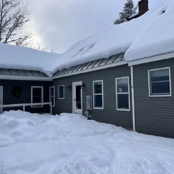 Birch Lodge - mountain views, hottub, minutes to Okemo!