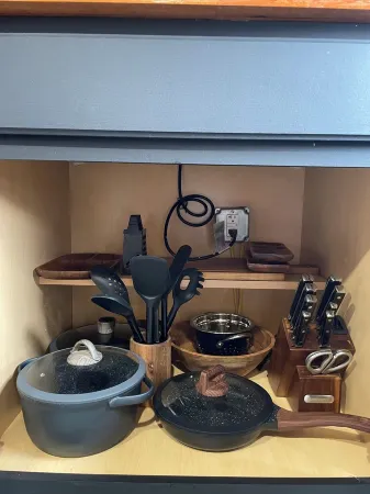 Cozy 1-studio apartment, industrial modern in charming Reading with WiFi, AC Отели в г. Рединг