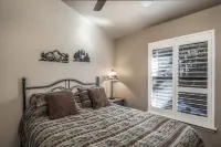 Buena Vista! 2 bed/2.5 bath. View of Sierra Blanca Hotels in Ruidoso