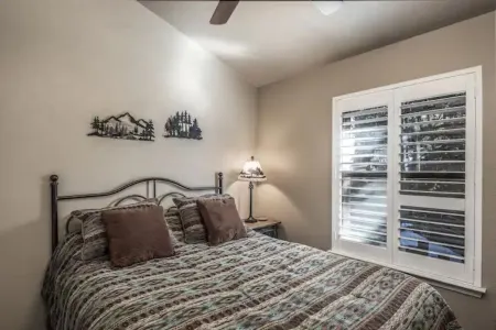 Buena Vista! 2 bed/2.5 bath. View of Sierra Blanca