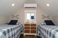 Cabin A by the Pond - King Bed - Swimming Pool