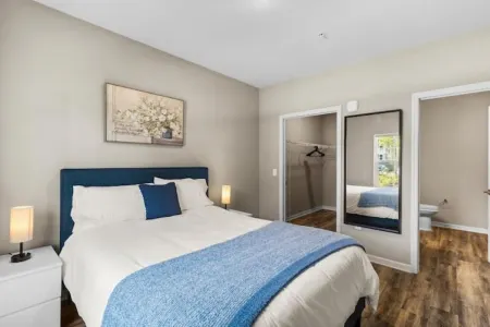 Chic 2BR/2BA Condo: Pool & More!