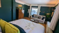 Scenic Waterfront Lake Michigan Escape Hotels near Walgreens