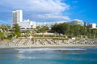 Mediterranean Beach Hotel Hoteles en Agios Tychon