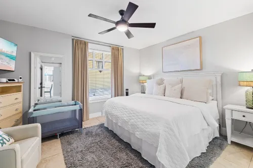 Baytowne Wharf UPDATED Condo: Large Balcony, Private Pool & Gym, Near Beach!