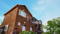 Taean Red Pension Hotels near Mongsanp'o-haesuyokchang