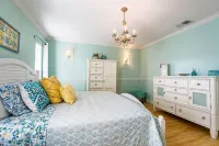 Luxury Resort Style, Heated Pool, 10 Mins to Gulf Mexico Beaches
