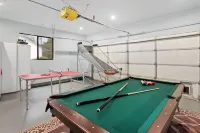 Theater, playground, gameroom, arcade, large dining room, 20mi to PDX, 3bd/2ba