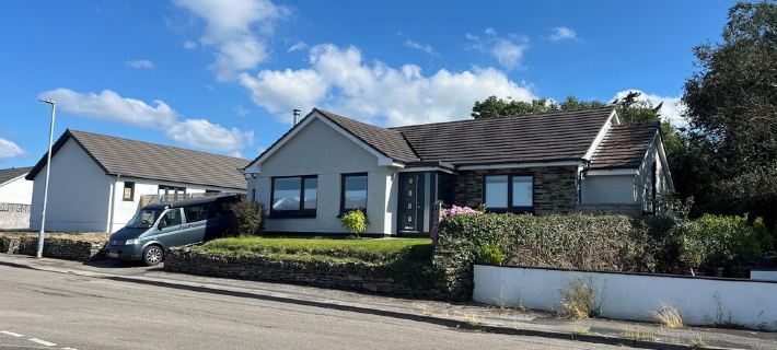 Detached 3 bed 3 bath home 7 mins walk to Padstow Harbour- Pet Friendly Parking Hotéis em Padstow