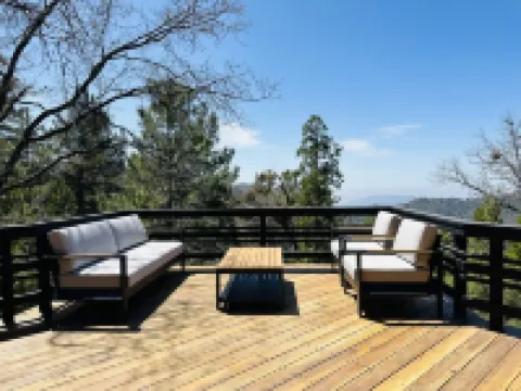 Secluded A-frame Cabin in Idyllwild on 8 acres / 4 miles from Town / Sleeps 6