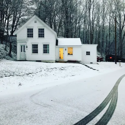 “STEP BACK IN TIME” 1880’ charmer.<br>Riverside Cottage<br>