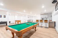 Ski Ridge Golf farmhouse