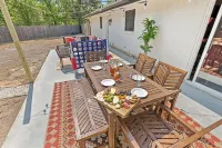 The Howdy Retreat – Near Kyle Field + Game Day Bus 칼리지스테이션 호텔