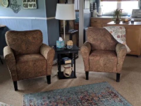 Charming Cottage, Fresh Eggs, Friendly Pets and Pet Friendly!