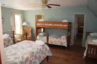 Hidden Hollow Farm - Pool; Game Rm; Sleeps 26, 55 min. to DC, Riverwalk & Trails
