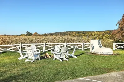 Iconic "Haines Shoe House" - Hot Tub & Firepit - Featured On HGTV Hotels near Marshalls