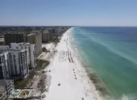 Beach Chair & Umbrella Service, Private Beach, Woof ok, BBQ, Pools, Pickle Ball! - Bungalows