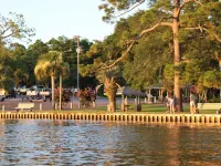 Sunny Niceville! Very Nice, 3/2.5 Townhome .04 Mile from Water! Hotels in Niceville