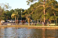 SUNNY NICEVILLE! Very Nice, new 3/2.5 Townhome .04 mile from water!