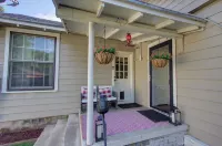 Walnut Manor - Be Our Guest – Ideal for Business Professionals and Families.