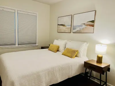 Cozy 2 bedrooms in the heart of historic Linden Hills Neighborhood Park Nicollet Eye Care and Optical Store St. Louis Park 주변 호텔