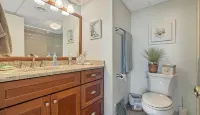 2 Minute Walk To Diamond Beach! Charming 2 BR condowith wonderful ocean views! - balcony