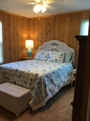 4 BR Oceanside easy beach access - home feeling! Outer Banks附近的飯店