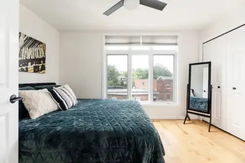 Midtown Modern - an urban condo walkable to restaurants, shopping, and the bay