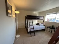 Cozy 4B House with Pool Table, Near Nike/Intel, 10miles to downtown Portland