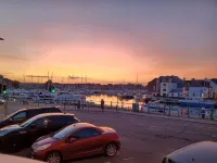 No.26 Marina View Apartment, Parking Permit Available, Harbour and Marina Views - Condos
