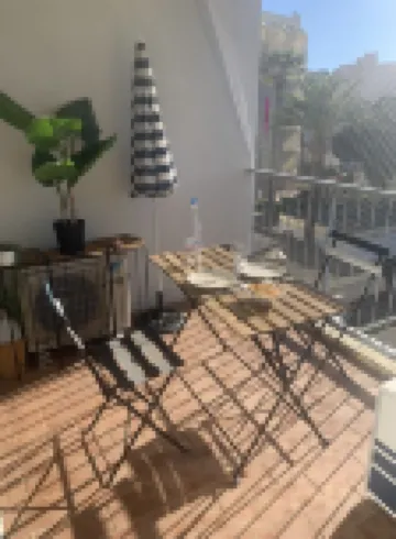 Studio Avec Terrasse Plein Centre Ville Face à la Mer, à 50 Mètres de la Plage