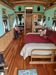 Authentic Wooden Rock Island Railroad Caboose Days End Campground, Cabins and RV Park附近的飯店