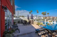 Bayfront Single Family Home 2 blocks from the sand!