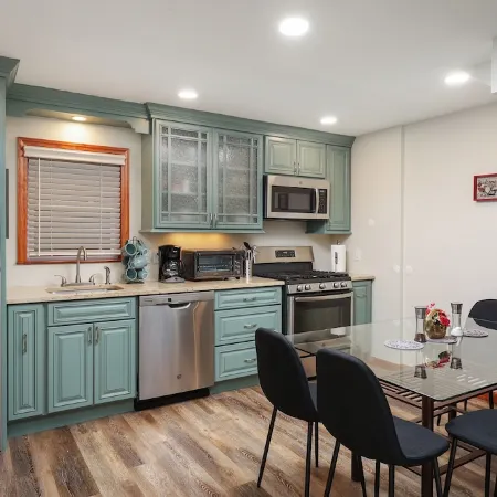 Cheerful Home, 3B, 3B, 2 Blocks to the Ocean