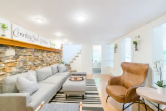 PENN STATE Country Creek Cottage w/ Hot Tub - ON Spring Creek and 7 miles to PSU