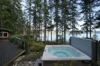 Wild Oyster Lodge on Hood Canal:  Breathtaking Water Views, Beach, & Hot tub