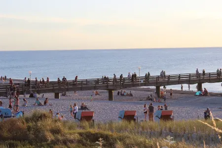 Family-friendly comfort apartment, 100m to the Baltic Sea beach, beautiful lagoon view