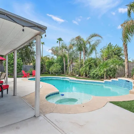 Gilbert Home, Walk to Downtown, Restaurants, Nightlife 10+ location!